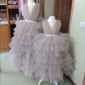 Beautiful mauve girl dress (Size 10)